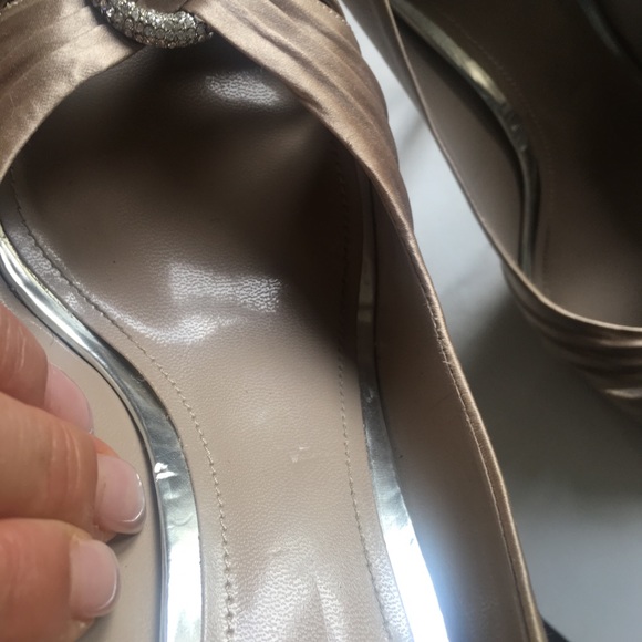 Cream fancy Aldo heels - Picture 6 of 7